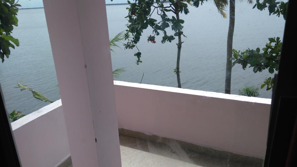 Orchid Lake View Homestay Alappuzha Exterior photo